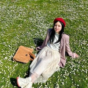 Meet your Posher, Fay